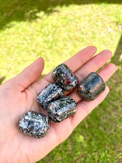 Matrix Spinel Tumbled Stone